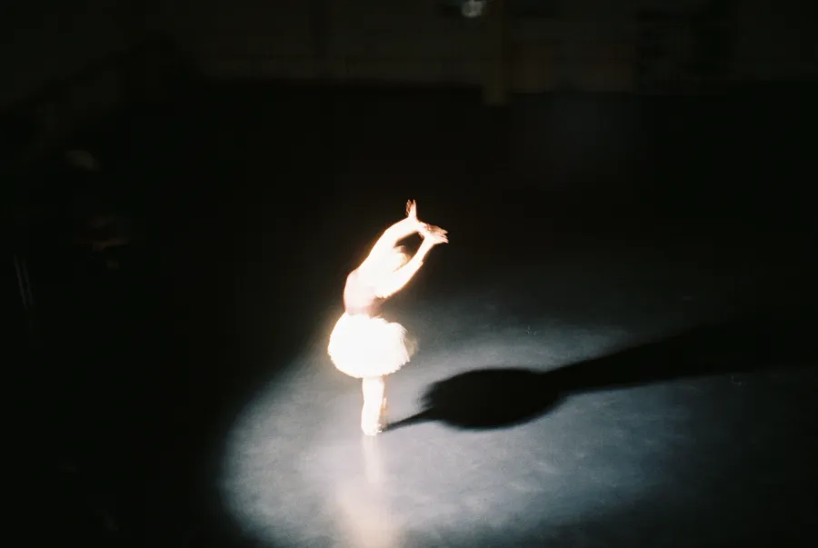 POINTE SHOES