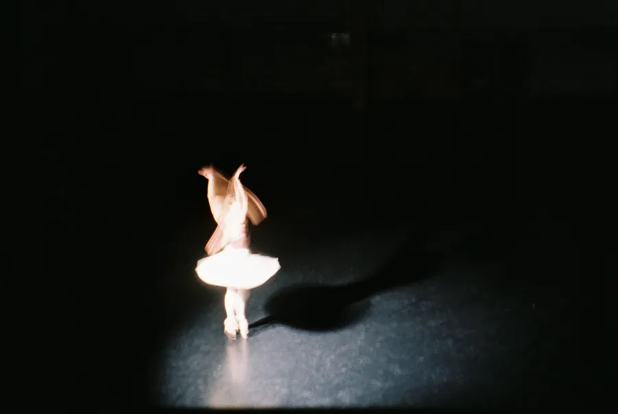POINTE SHOES